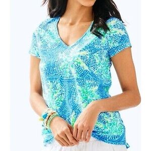 EUC Lilly Pulitzer Etta V neck Top Tropic Like it’s Hot Small